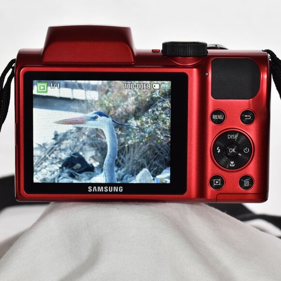 Samsung WB100 Digital Camera 16.2MP 26x Optical Zoom HD Video 32GB SD Card - Picture 4 of 12